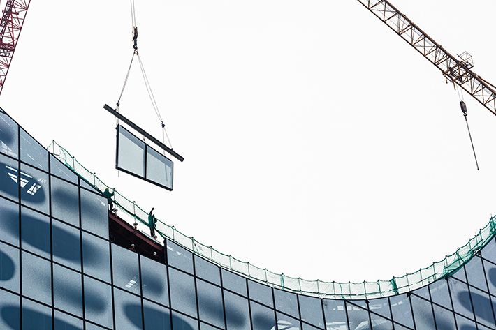Last glass panel of the facade January 2014 © Johannes Arlt