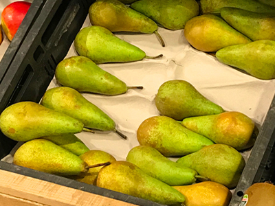 Dutch pears in Holland supermarket