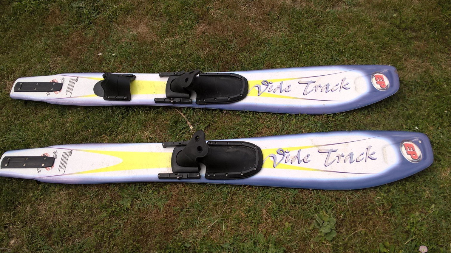 EP Wide track 63" waterskis Bargain General Classifieds Dordogne